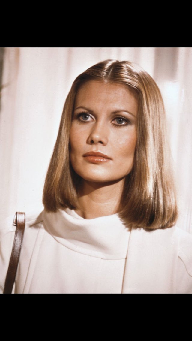 Happy birthday Maud Adams (1945) who played 2 different Bond girls. The man with the golden gun and Octopussy. 