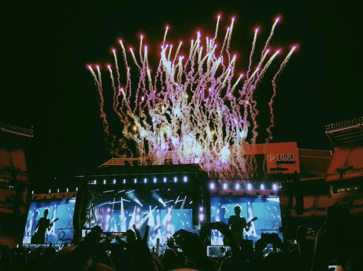 favestylesgirl's tweet photo. I miss that a lot  #OneDirectionWeMissYou https://t.co/On0DlsNtEM