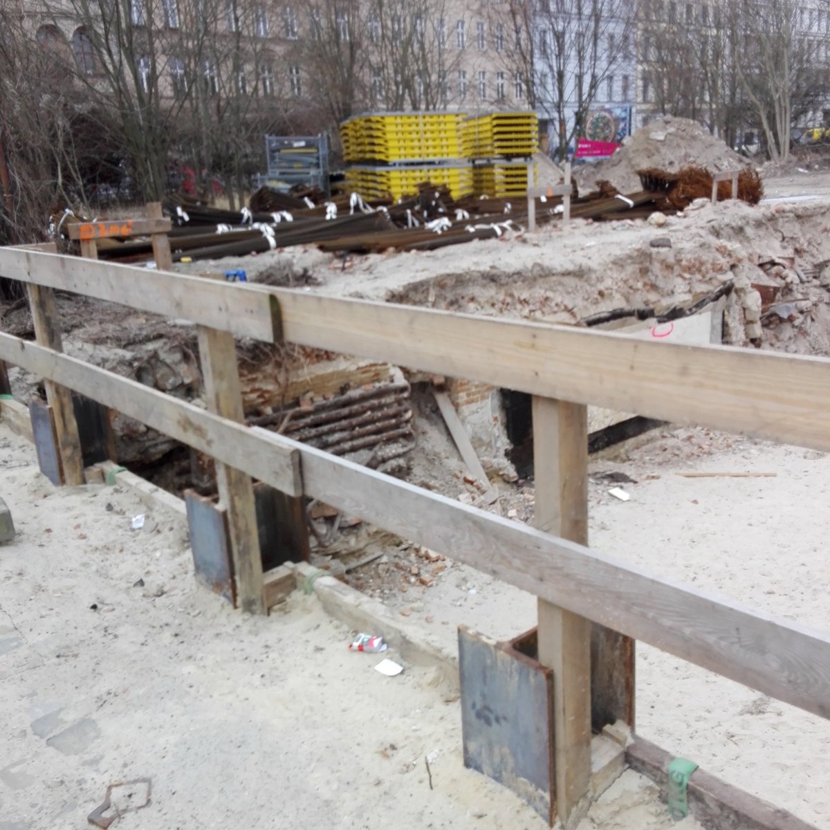 kreuzberged's tweet photo. Luckauer Str/Sebastianstr, old site of Berlin Wall: cellars of demolished 19th C houses lay dormant under the #DeathStrip. Will vanish soon. https://t.co/eKyOkDpvdk