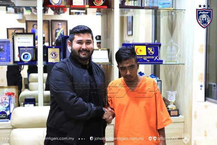 SaeAsse's tweet photo. Pasir Mas in my mind...
Rasa cam nk ke sana..
TMJ terbaik...
Hebat Mat Terre sohor sekelip mata.. https://t.co/tL3RD9cfpe