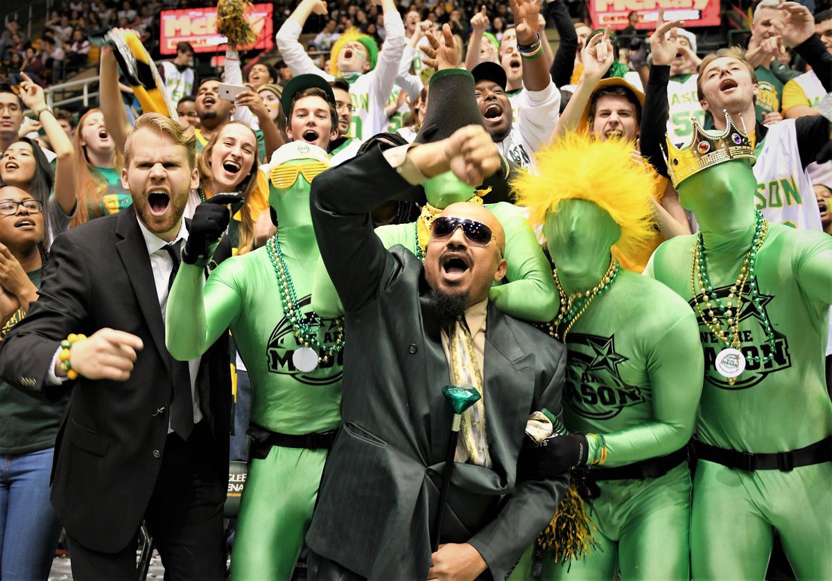 wearmason_'s tweet photo. #MasonHC game was LIT last night!  #fans #docnix #livingonaprayer #wearemason #GetPatriotic https://t.co/MqgkIJPakt