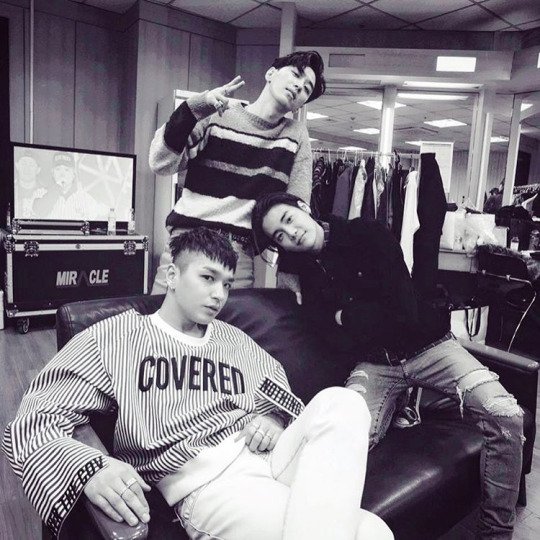 Aomg_Family's tweet photo. [#|IG] 12.02.17 callmegray

TR: #comorelaxar 📸 @boobagraphy https://t.co/05IlaFy8Qy