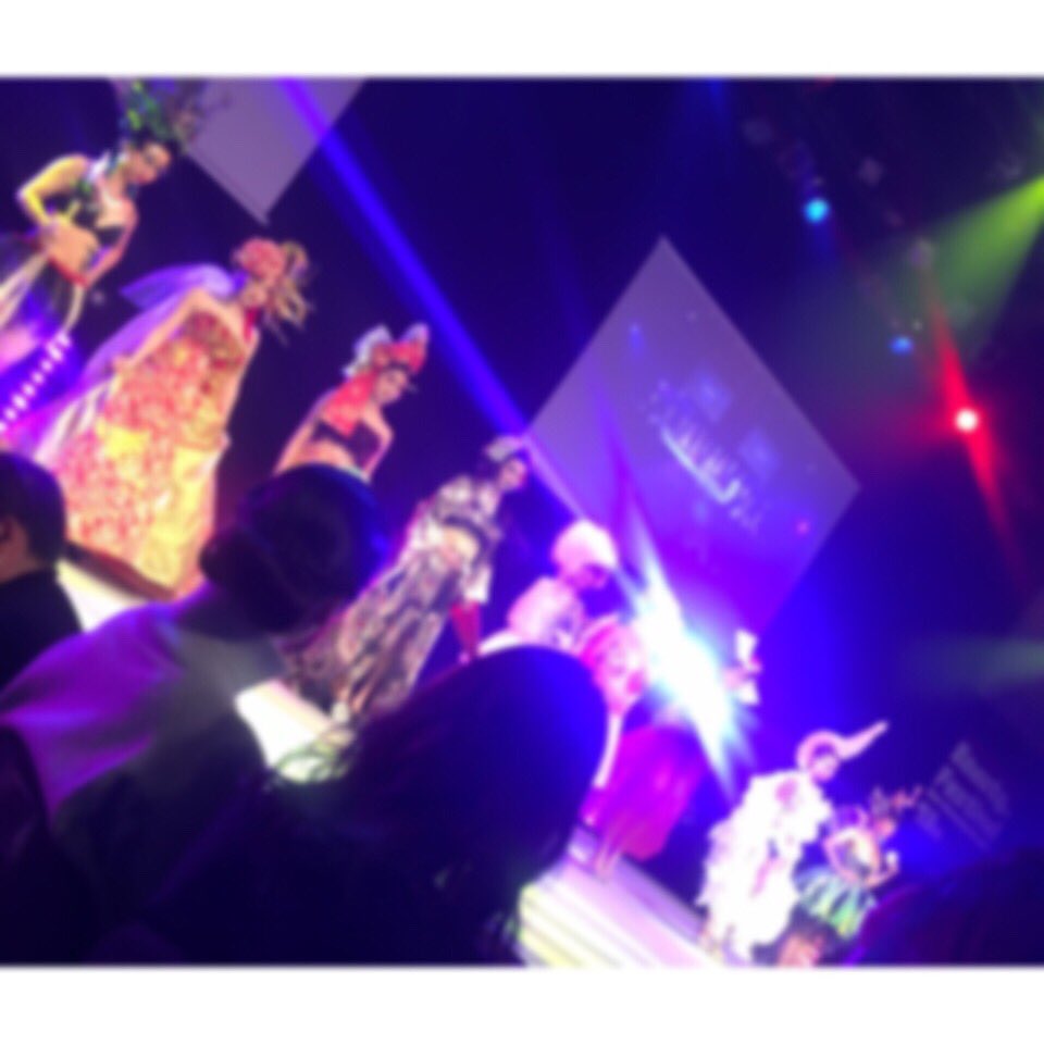 Sychs_xx_'s tweet photo. あまねの付き添いでKANBiのショー

進路は違うけど専門学生 
頑張りましょうぜ〜♥️ https://t.co/RTyEsPEzAG
