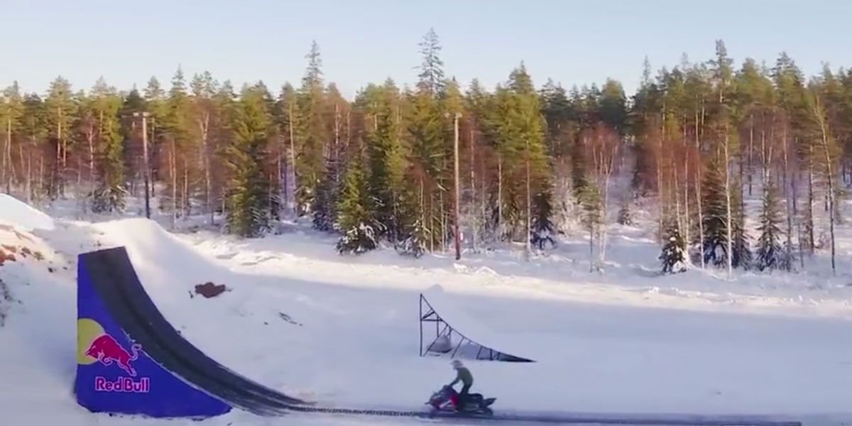 JeromeSeaberg's tweet photo. Huge Double Backflip On Snowmobile

https://t.co/1Yl0hgRxlJ

#danielbodin #redbull #snowmobile #worldrecord https://t.co/9ycJxlYUKX