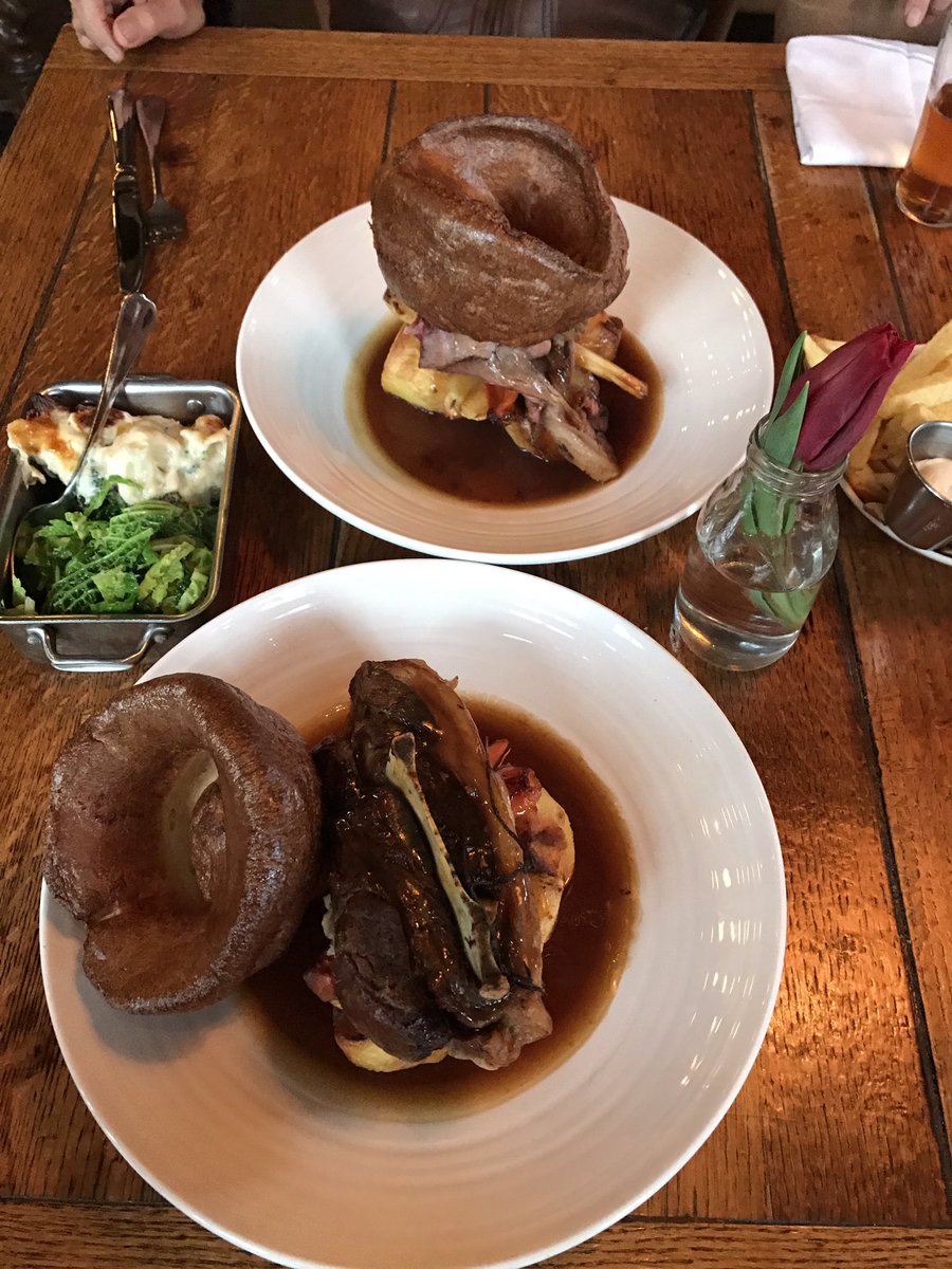 LornaTweet's tweet photo. Best #SundayRoast ever @OneOverTheAit #oneovertheait #Sunday #lunch #lamb #beef #delicious #kewbridge #chiswick #London #riverthames #yummy https://t.co/SnYptmCxFW