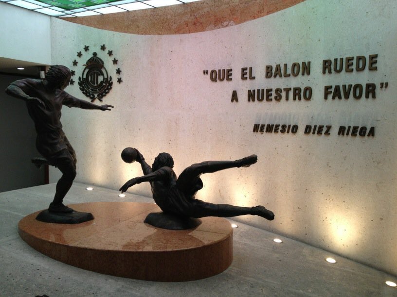 RodolfoLanderos's tweet photo. "Que el balón ruede a nuestro favor."
¡Feliz cumpleaños número 100 @TolucaFC de mis amores! #CentenarioDiablo https://t.co/rLk4sCx6Lt