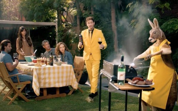 Mr_SamMann's tweet photo. Lookie here - it's him!!! #yellowtailguy #Sweepstakes https://t.co/61K9G3iSIN