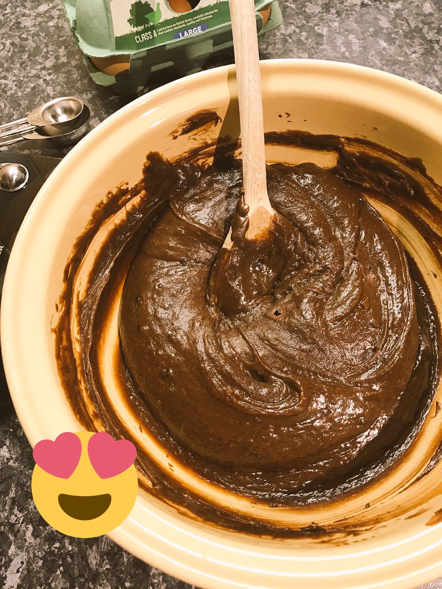LittleTrainPlay's tweet photo. Test baking chocolate brownies for the 25th! Smells soooo chocolatey!  #Shrewsbury #TootallyTrainParties #ItsAToughJob #Chocolate https://t.co/F7S8vGb4ge