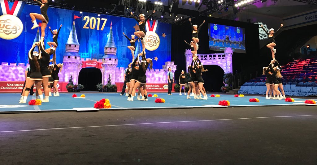 Bullitt East Super Varsity DII had HP yelling with them during this energetic cheer! #UCAnationals