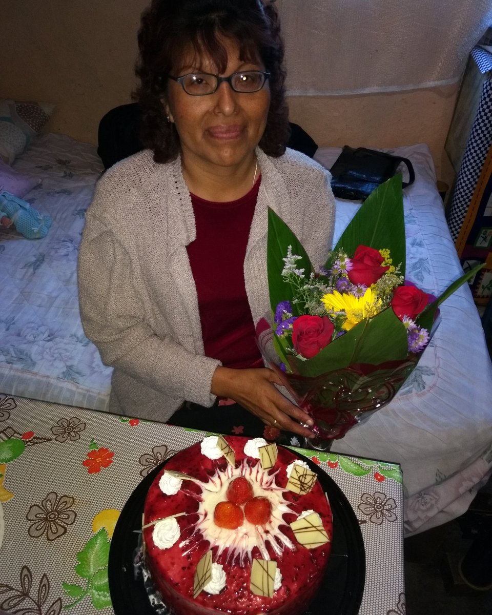 aoki_vic's tweet photo. Espero y se la haya pasado bien ayer en su cumpleaños mi mami 😍😍😍😍😍 la amo https://t.co/HsHnauFGtU