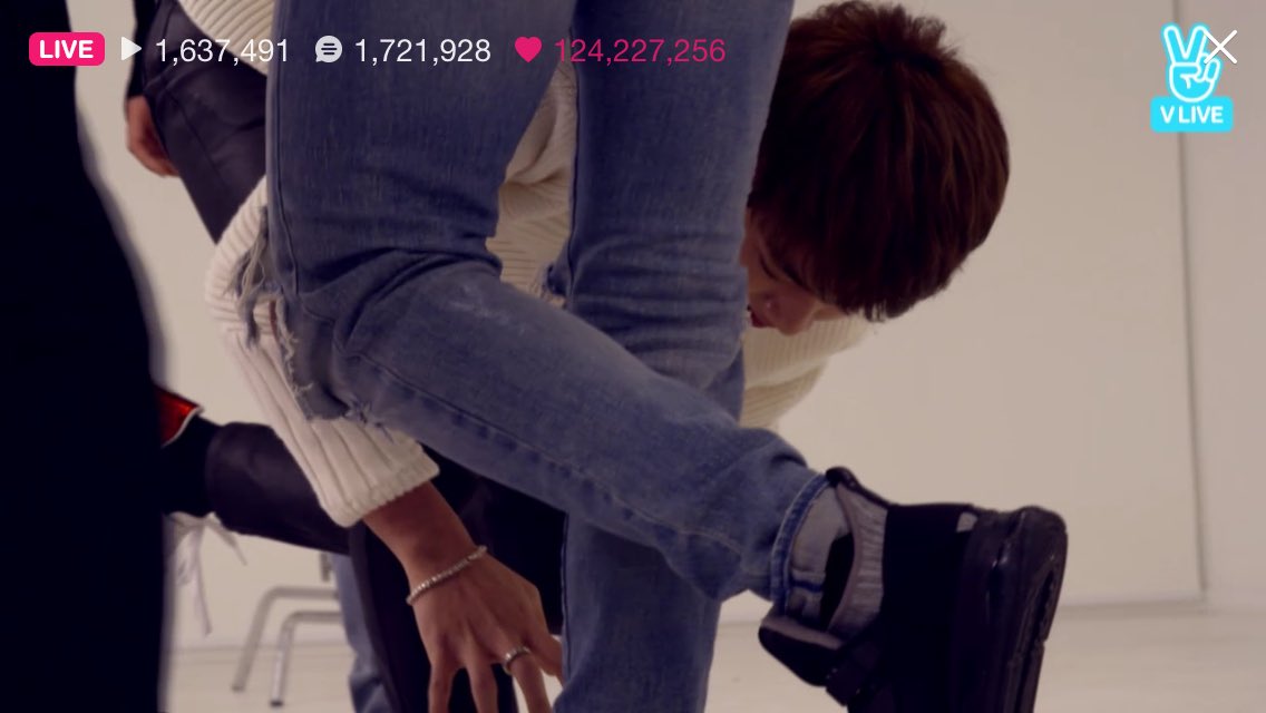 _stsnmbym321's tweet photo. พี่จินอ่าาาา~555555 #youneverwalkalone https://t.co/EuTGu5S7ZG