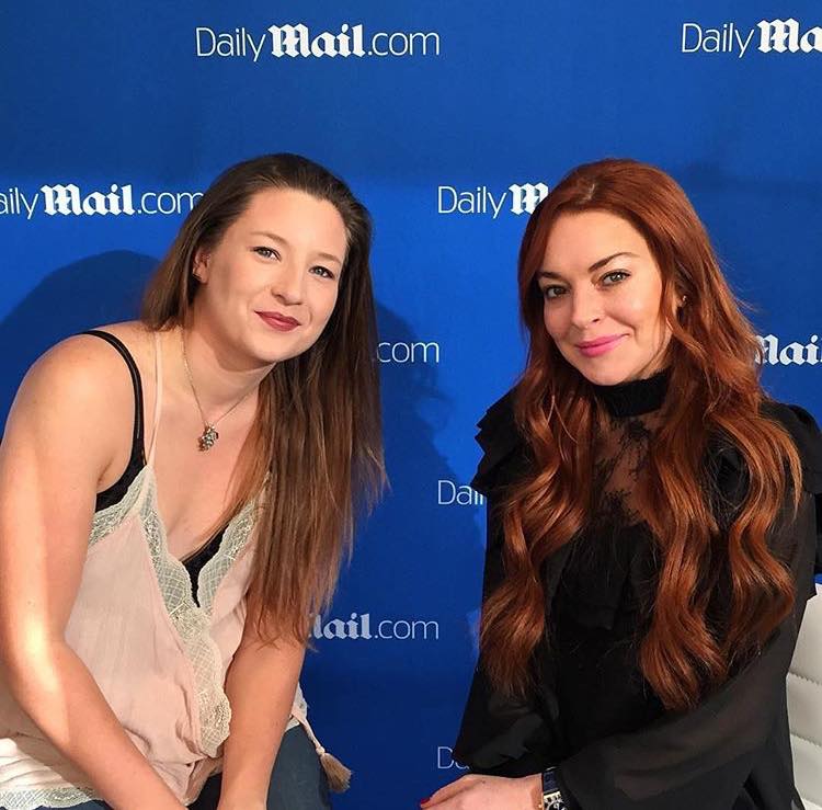 LohanItaly's tweet photo. Lindsay Lohan in NYC. // @MailOnline @DailyMailCeleb https://t.co/mKLdAnUpq3