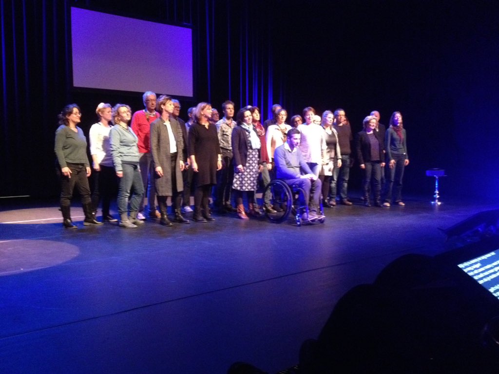 Dank je wel <a href="/marcdehond/">Marc de Hond</a> ! 'Geef mij je angst' met Castellumkoor.
We hebben er van genoten! @Pauline_Poet <a href="/gea_schrijftolk/">Gea Duister</a> <a href="/Ietefiet/">Ietje van Halem</a>