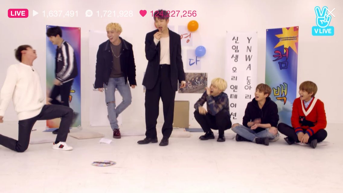 _stsnmbym321's tweet photo. ขอโทษนะคะ...พวกนาย เหมือนเด็กเลย!55555
#youneverwalkalone https://t.co/GAtDUSh3Lx