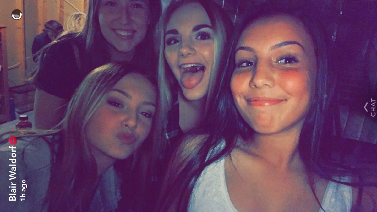 oliviaraschilla's tweet photo. Happy birthday Abbie!! Thanks for all your positive vibes❤️❤️🎉@abigailparrow https://t.co/wvLIIu2IiP