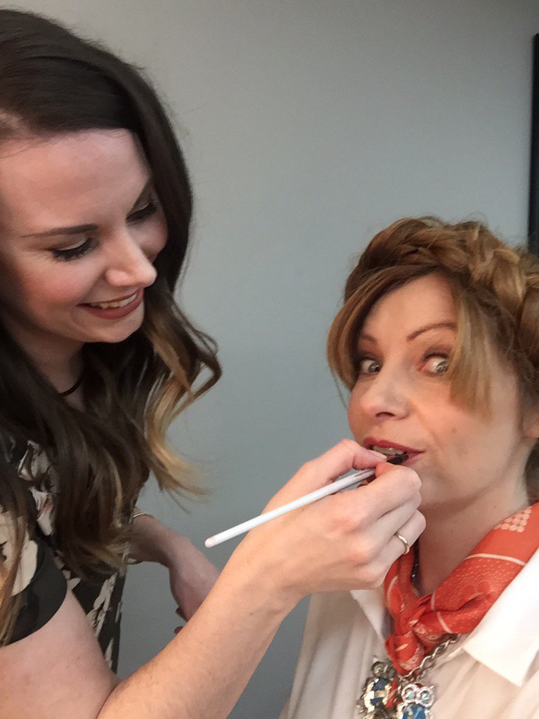 rlindleylove's tweet image. @TabellaTalks #bts with makeup artist Sam Pickles! #BestNameEver #GenX #Ladies #SincereContent #TabellaTribe #ForYou