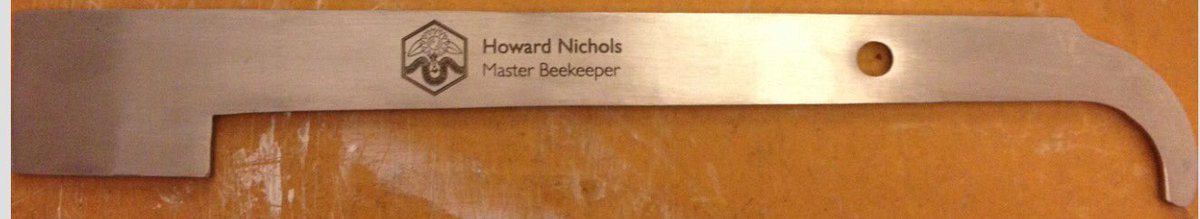 LondonBeeKeeper's tweet photo. Today we honour our long standing education officer & #masterBeekeeper Howatd Nichols for his service to LBKA with this engraved hive tool https://t.co/TfiAFZM87q