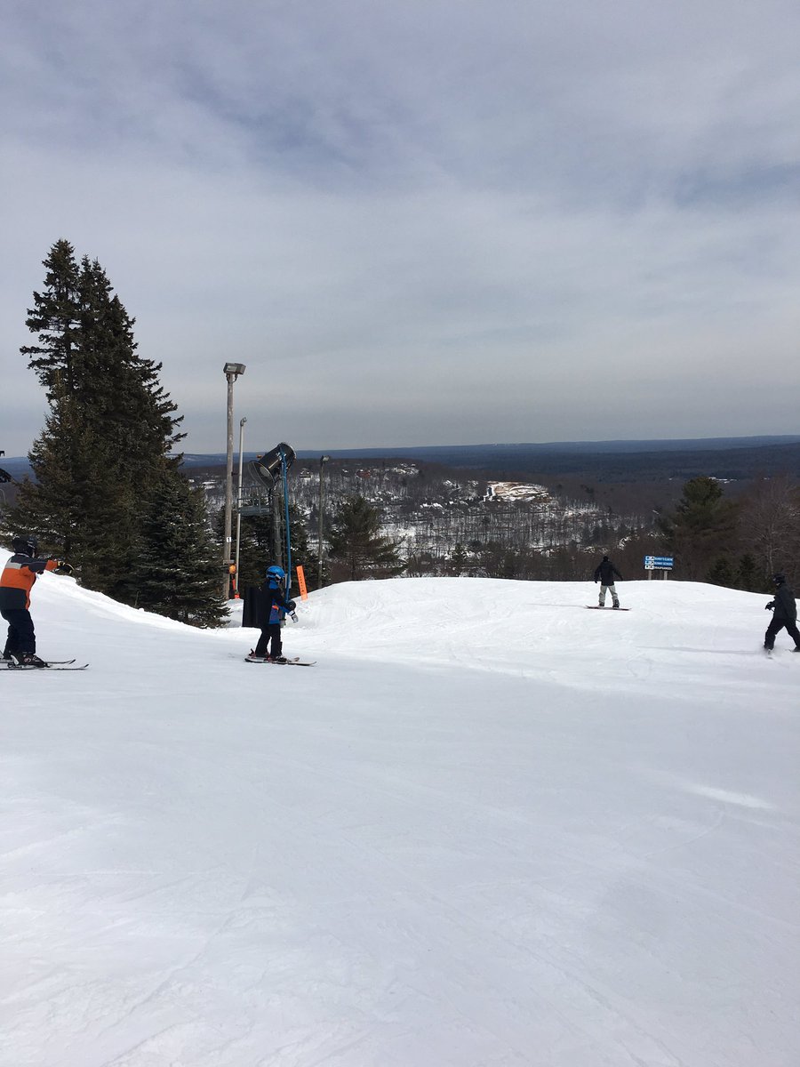 JMpools's tweet photo. Great weekend skiing and snowboarding with my kids https://t.co/iPOUDW655A
