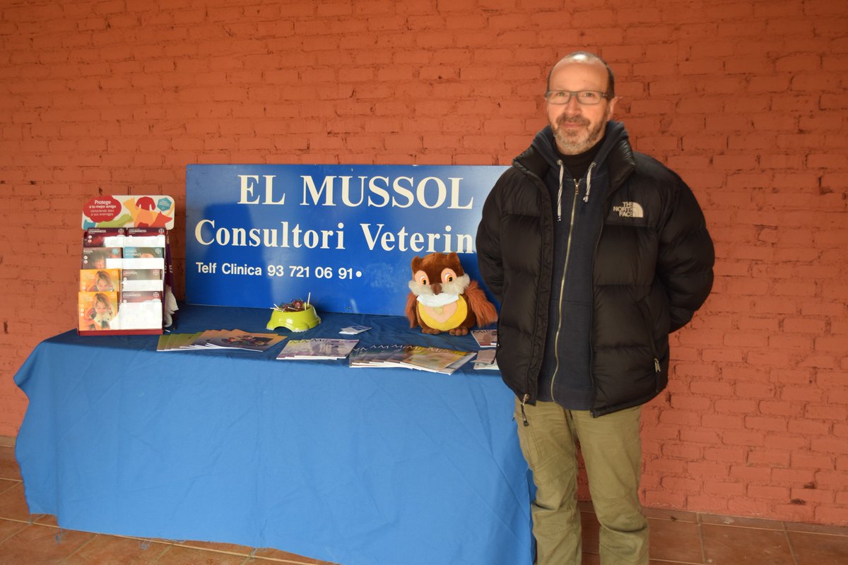 sqvcomerc's tweet photo. Clinica Veterinari el Mussol i Copys Agroconsum , de l'associació Sant Quirze @sqvcomerc a la Festa dels Animals https://t.co/LfwLmS4Ir8
