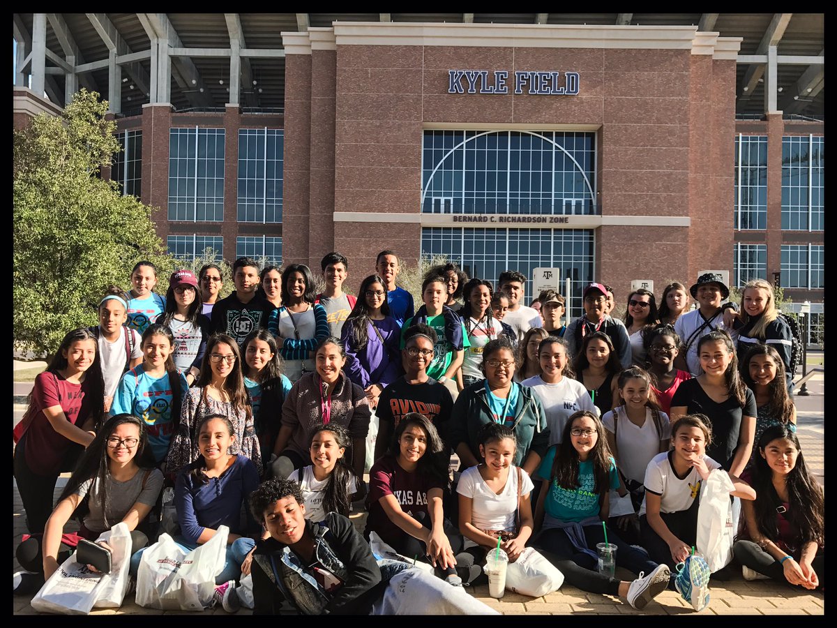 KGuillot08's tweet photo. On tour of Texas A&amp;M for a bright future. #avid4life #chasingcollegedreams #tedpolkpride #cfbisd https://t.co/i1srANHnzj