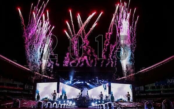 Itsniallaugh's tweet photo. If we could only turn back time:

#OneDirectionWeMissYou https://t.co/VW2EFiplUH
