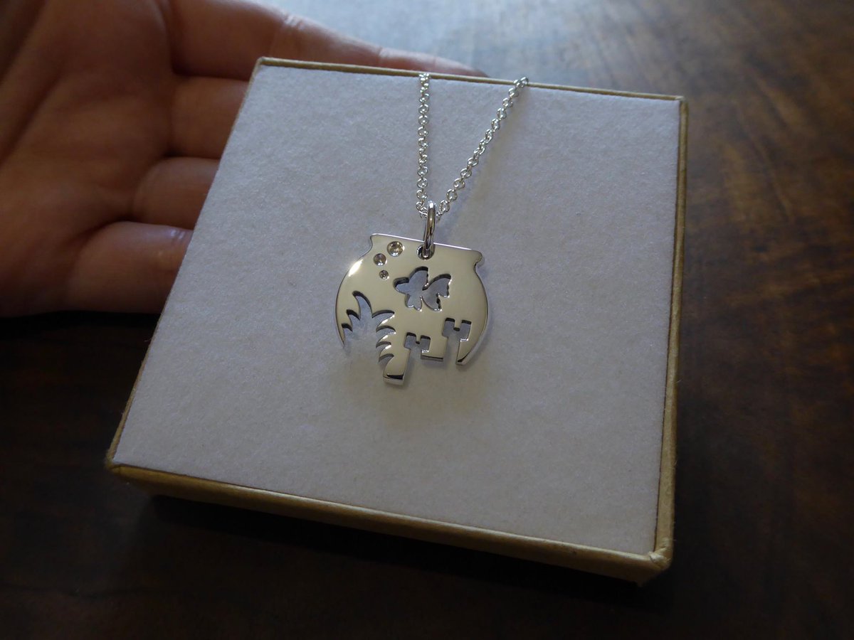 GorjessDesigns's tweet photo. RT + FOLLOW for a chance to win this £90 pendant!  More chances to enter just see pinned post at https://t.co/Hykfz7fIsX #GorjessGiveaway https://t.co/pjrreAMKJt