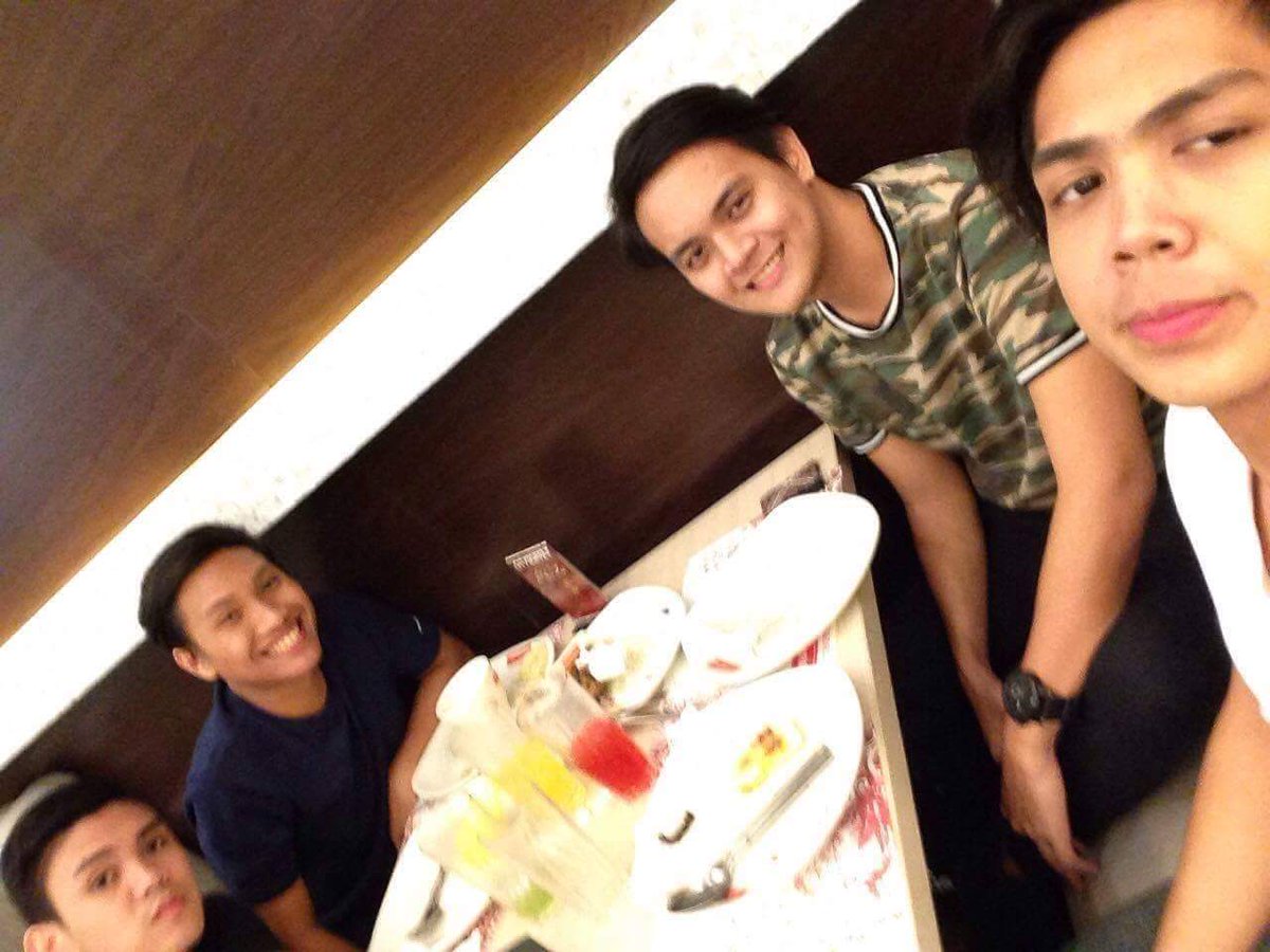 Imjedabandan's tweet photo. Kristiano 👌 #citybuffet 😄😄😄 https://t.co/cCsrJZL9U8