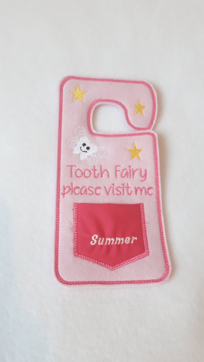CraftyatHeart12's tweet photo. Personalised tooth fairy door hangers are just £5.50 at https://t.co/dTNmsS5jB7 

#etsy #epiconetsy #womaninbiz #lyliarose #toothfairy https://t.co/m01NI7VEb2
