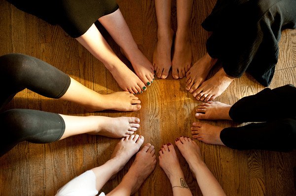 CircleModern's tweet photo. Classes today:
 1:00-2:00 ballet barre 
 2:00-3:30 modern  
 Come join us at the the Emporium Annex studio. $10 drop in or $30/4 classes. https://t.co/1BMuoLIU5c