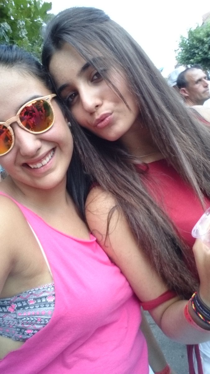 ireeene15_'s tweet photo. Felices 17 AMIGA ¡Te quiero mucho y muy fuerte! 🍀💘💖😈👭 @sofiaa_alcazar https://t.co/69FOI74Mys