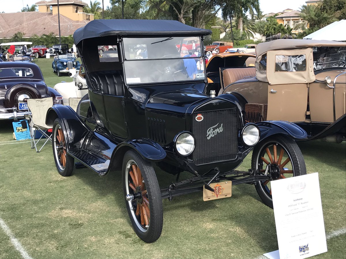 SanelaSabovic's tweet photo. The 11th Annual Boca Raton Concours D'Elegance is underway. Check out some of the classic cars on display! https://t.co/c58c4aP8C6