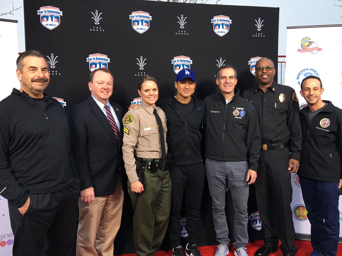 LA County Sheriffs (@lasdhq) on Twitter photo Kicking off the #RunToRememberLA with <a href="/LACoSheriff/">Robert Luna</a> & Dep. Jenna Nunez, who's running in full #LASD uniform. Good luck to all runners! Kicking off the #RunToRememberLA with <a href="/LACoSheriff/">Robert Luna</a> & Dep. Jenna Nunez, who's running in full #LASD uniform. Good luck to all runners!