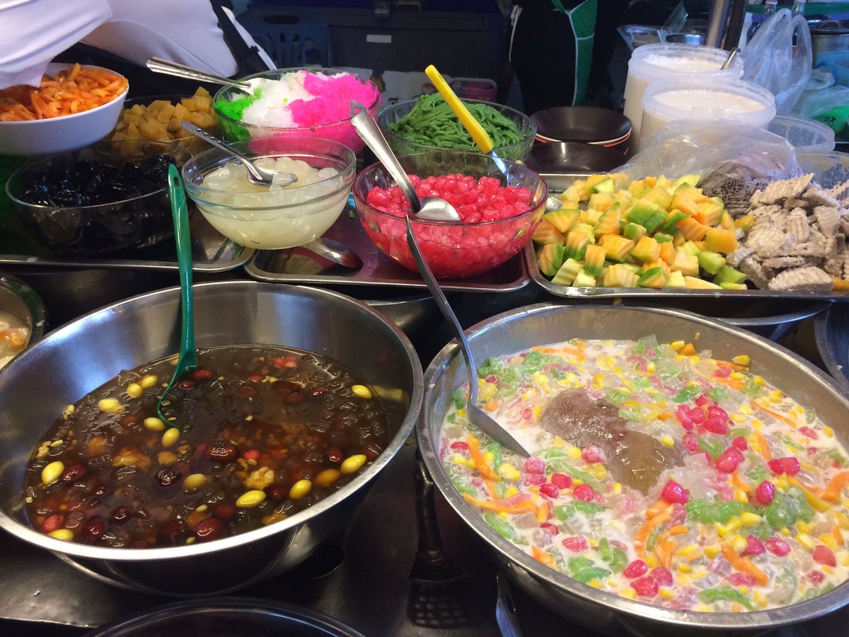 kunpiggybae's tweet photo. @OhoBuu ขนมหวานเจ้าเก่าหน้ามอ เลื่องลือเรื่องความอร่อย คนแน่นแต่ก็รอเพราะมันอร่อยทุกอย่างอร่อยจริงๆ ต้องลอง🍧 #ทีมบูรพา https://t.co/KO3dNUJNm3