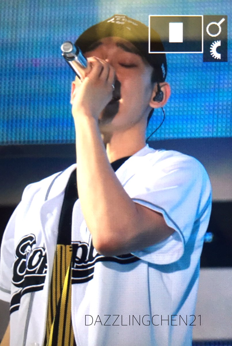 dazzlingchen21's tweet photo. 170212 hk preview #종대 #CHEN #첸 #EXO #김종대 #엑소 https://t.co/OH56JDB3D2