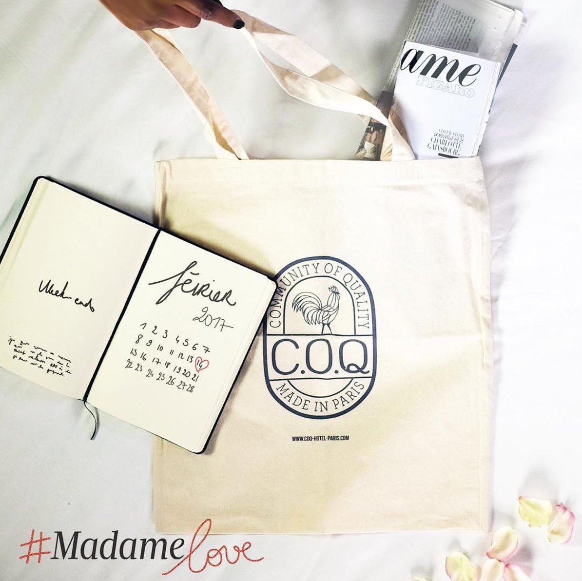 #MadameLove Aujourd'hui remportez une nuit, petit déjeuner, champagne et séance de ciné privée au <a href="/coqhotelparis/">C.O.Q Hotel Paris</a> >> instagram.com/madamefigarofr