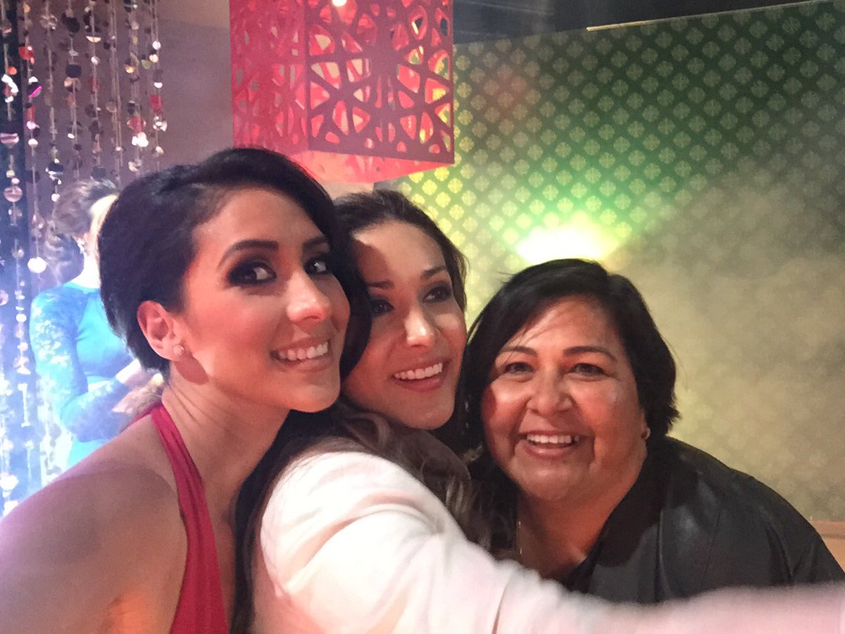 cynthia_uriastv's tweet photo. Ambientazo ayer en @CuentameloYaOf #AlFin, recuerden sábados 7pm con #LasEstrellas https://t.co/Dsc5EI0raL