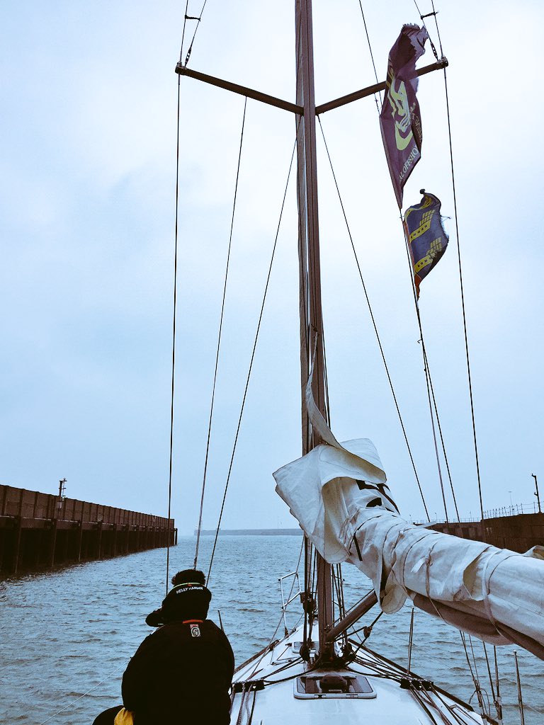 ChannelDash75's tweet photo. #ChannelDash75 Remembrance Live: Offshore Ceremony Team is On Sea heading to wreath laying Commemoration area https://t.co/PCBdCkjwBS
