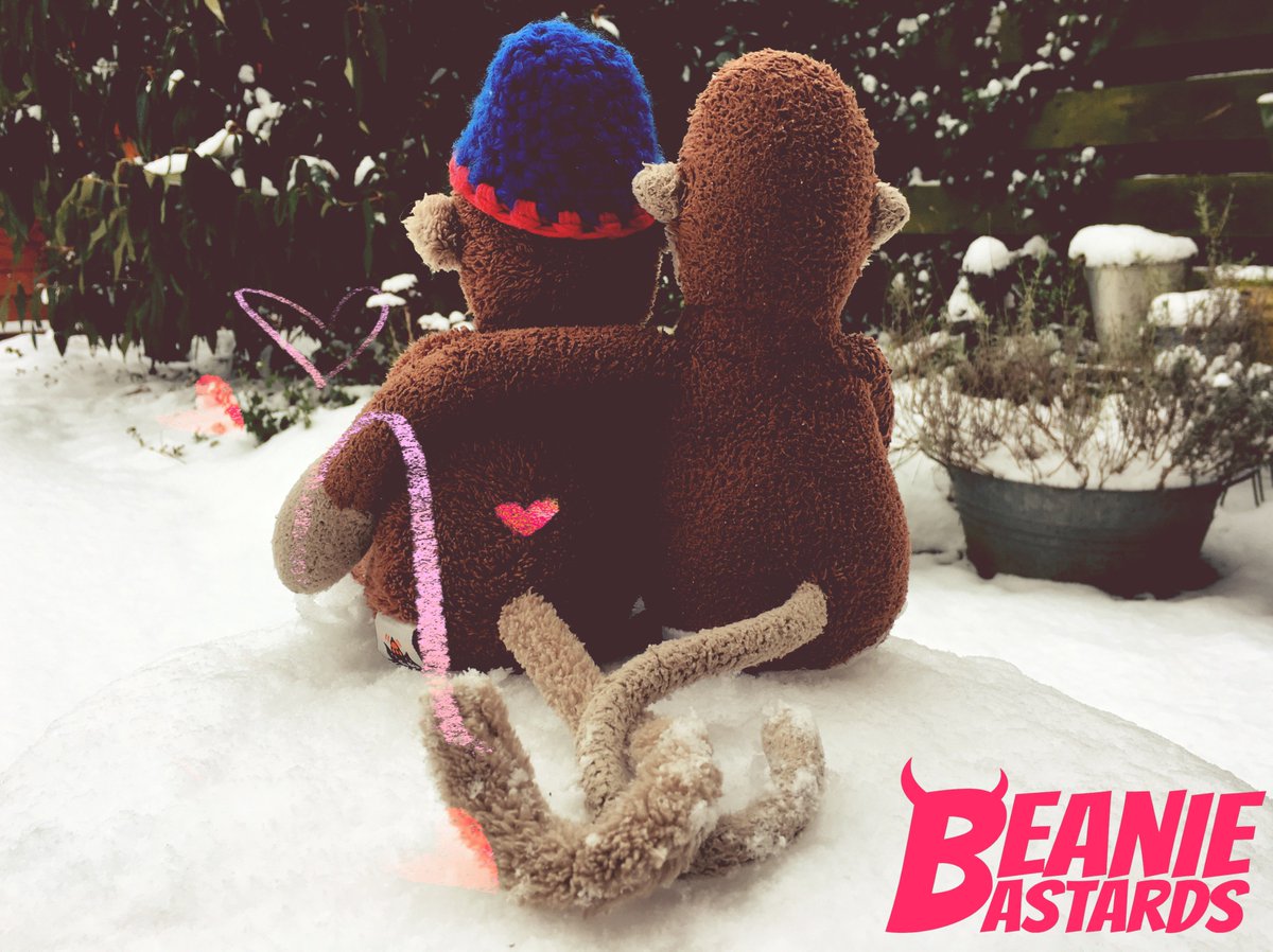 beaniebastards's tweet photo. Liefde is...je #beanie delen! Happy Valentijn! #ValentinesDay https://t.co/D1o1uQBvw8