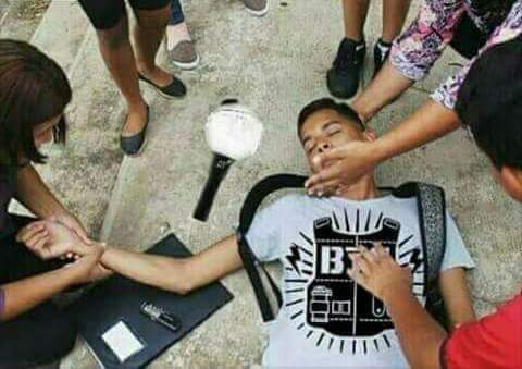 candy0693's tweet photo. #YouNeverWalkAlone 
Asi quede :'V 
#SpringDay https://t.co/KM24imfFxm
