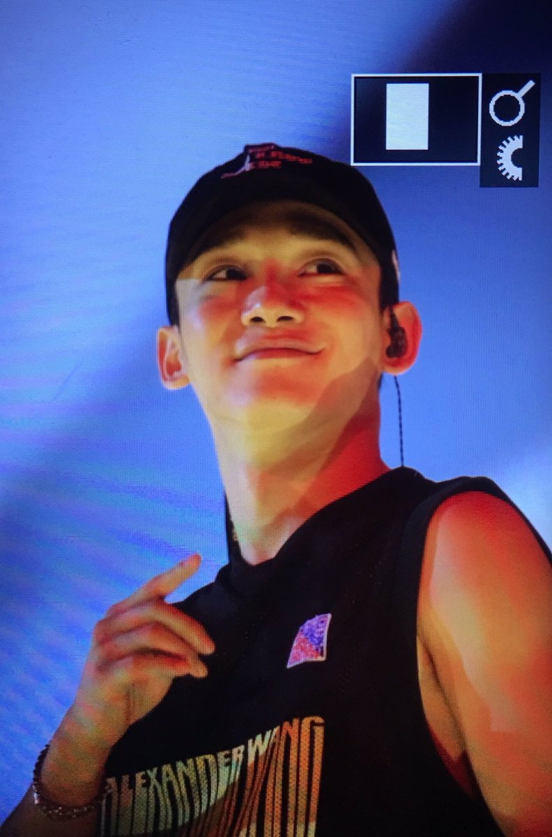 king_son_9192's tweet photo. 170212 홍콩콘서트 #CHEN https://t.co/LiZXv1u6Bv