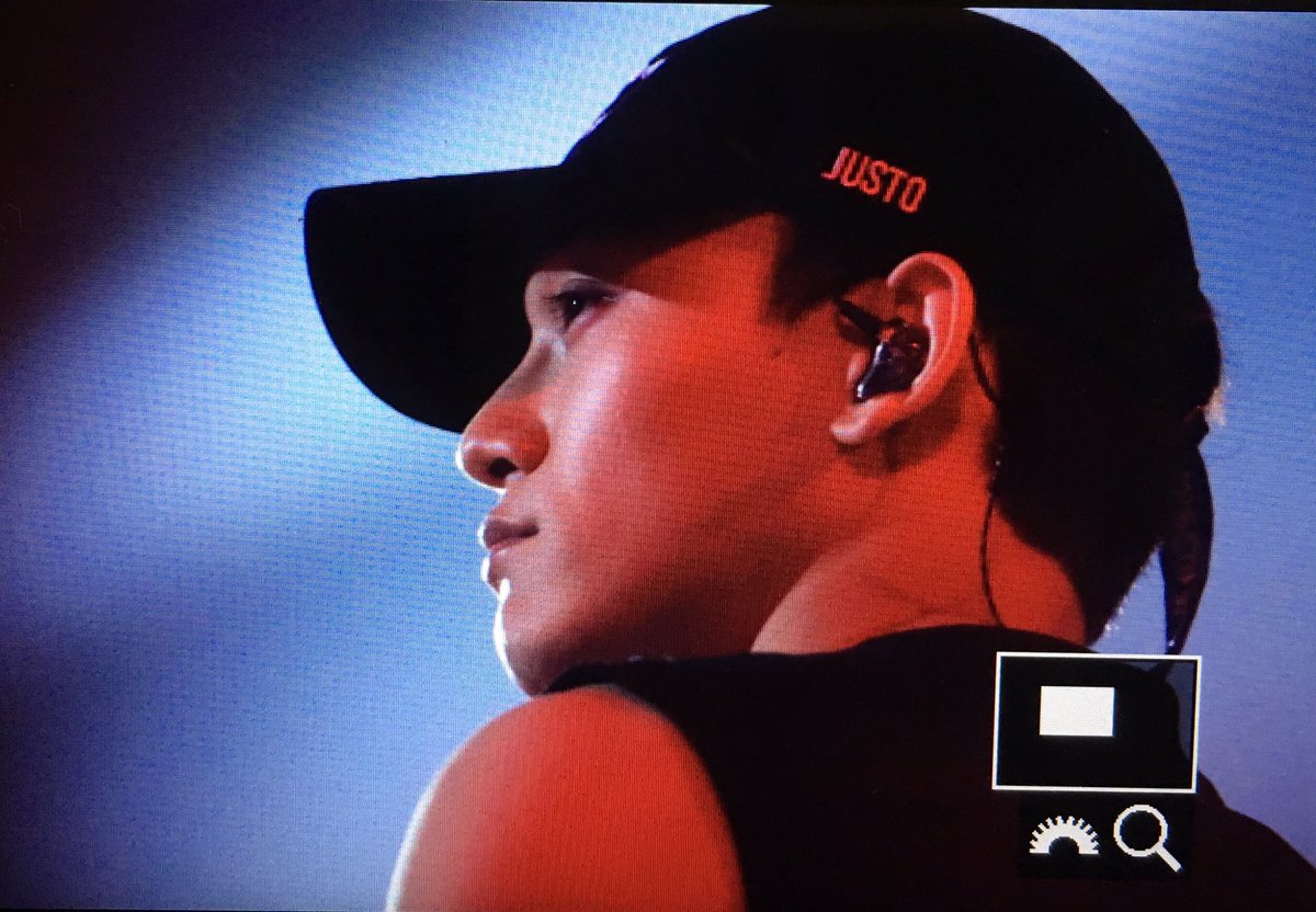 king_son_9192's tweet photo. 170212 홍콩콘서트 #CHEN https://t.co/LiZXv1u6Bv