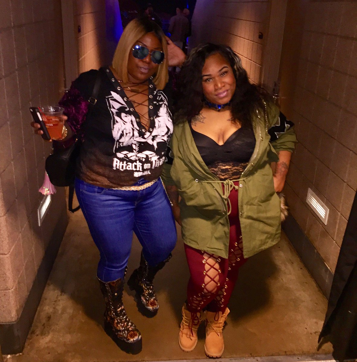 FlyyQyi_21's tweet photo. Meek Whaddup?!๐ #bestfraaaaand #westillaround๐๐พ https://t.co/hOwbTkDIOs