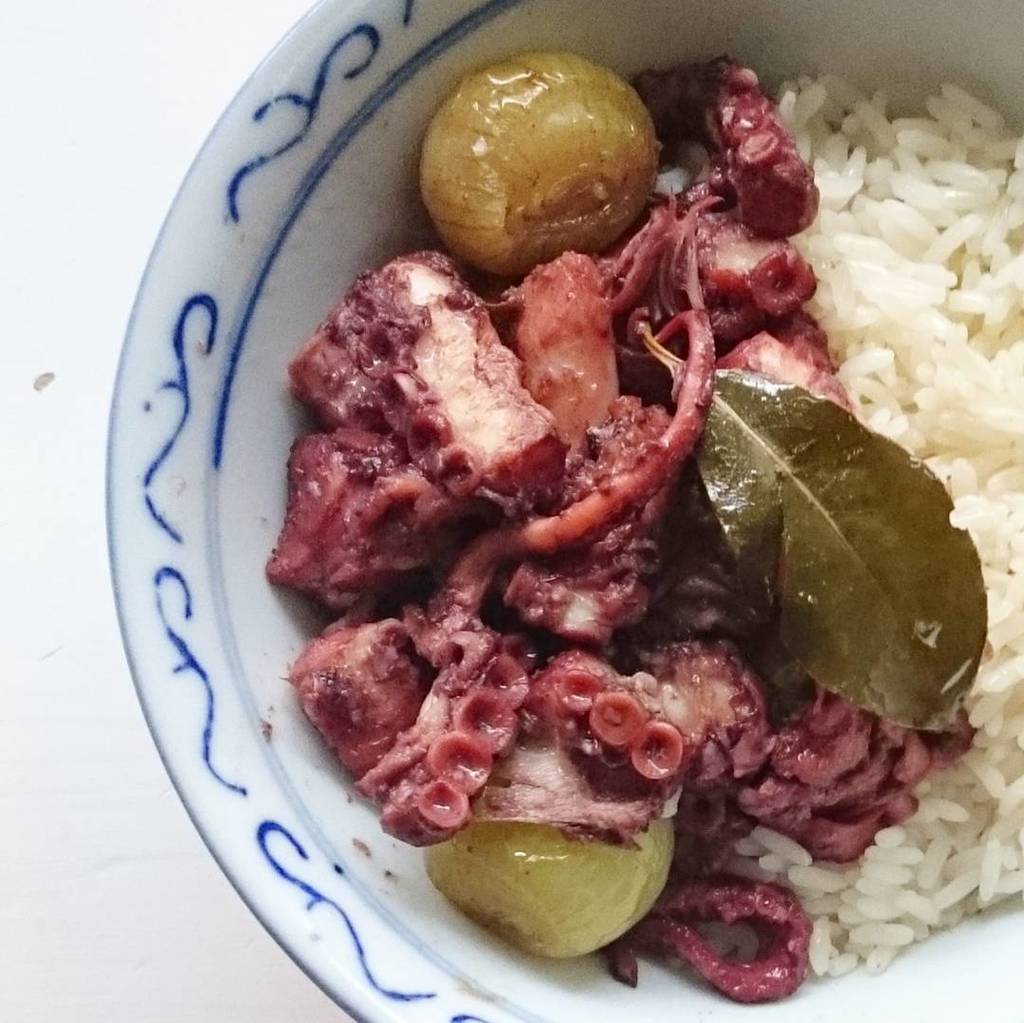 PapaPaddock's tweet photo. A Cypriot dish prepared for lunch today as little sis requested it.

Octopus stewed in red… https://t.co/VPiXdZuWbj https://t.co/sqt7nOme4D