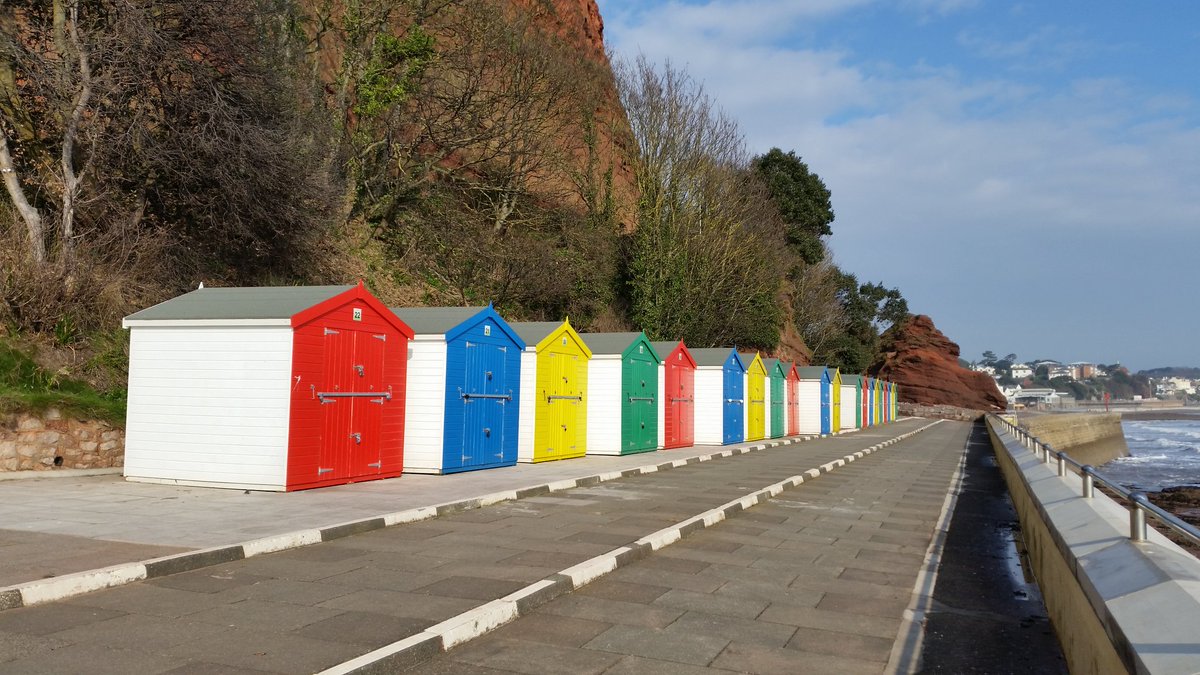 DevonTopDaysOut's tweet photo. Lovely crisp and sunny winters day. Thoughts of #summer not far away! #lovedevon @VisitDevon #devonholiday #familyholiday2017  #staycation https://t.co/2SBmOj2clg