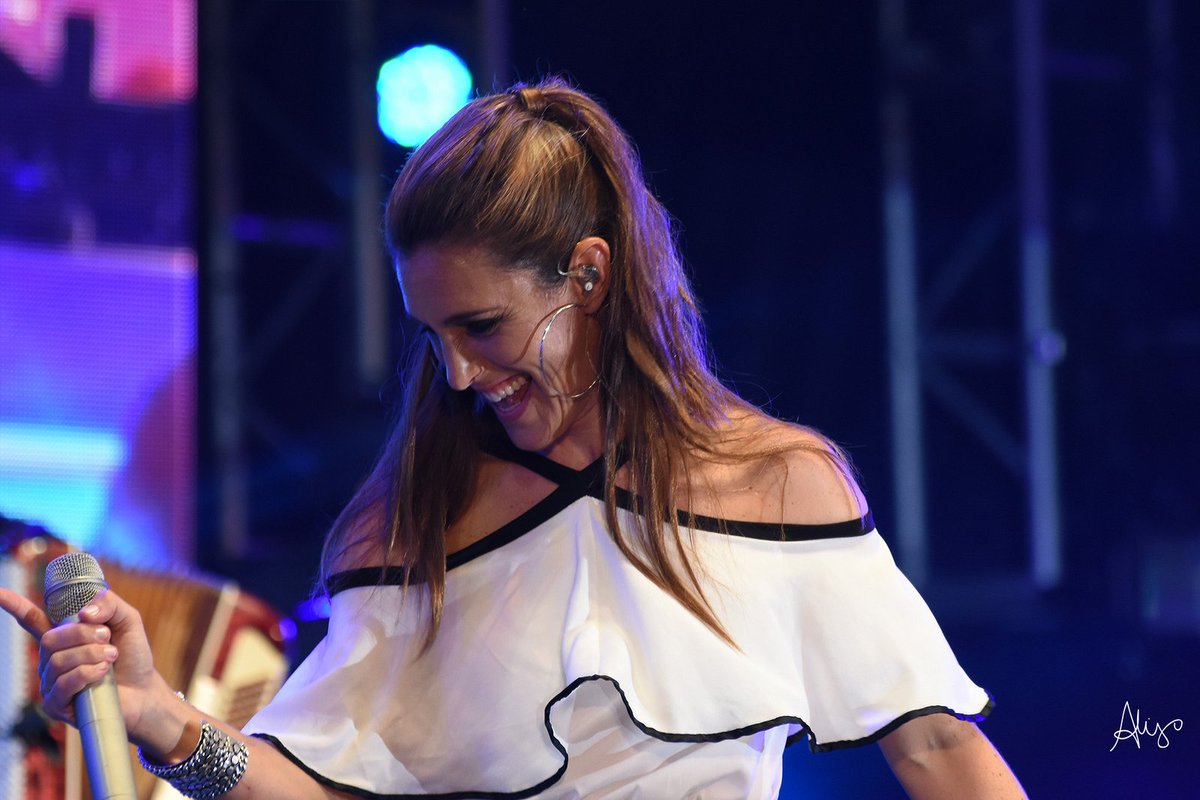 alisciana's tweet photo. #soledadpastorutti #20añosdesoledad #jesusmaria2017 #flickr
...
álbum completo aca: https://t.co/ZhpVEF16Hd https://t.co/uKC97XlcDc