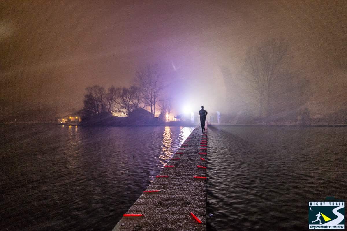 MudSweatTrails's tweet photo. Fotoreportage PETZL Night Trail 2017 op https://t.co/VuQZqhyXj1 #PNT17 #lifeisbetteronthetrails https://t.co/Yft44syoZ5