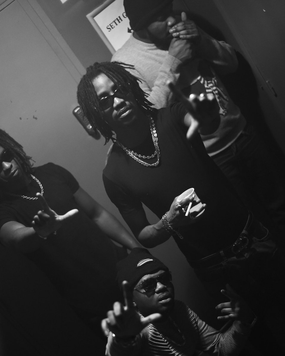 13BlockOfficiel's tweet photo. #13blogang  au complet @zefor13blo @oldpee13blo X #zed #detess #binks #olaskurt https://t.co/S558XofFMv