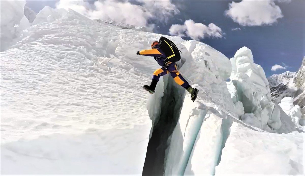 Espectacular! Video <a href="/AlexTxikon/">Alex Txikon</a> al C3 (7.400m) Everest invernal sin O2. Si te gusta la #montaña, seguro lo disfrutas youtube.com/watch?v=3YdMBA…