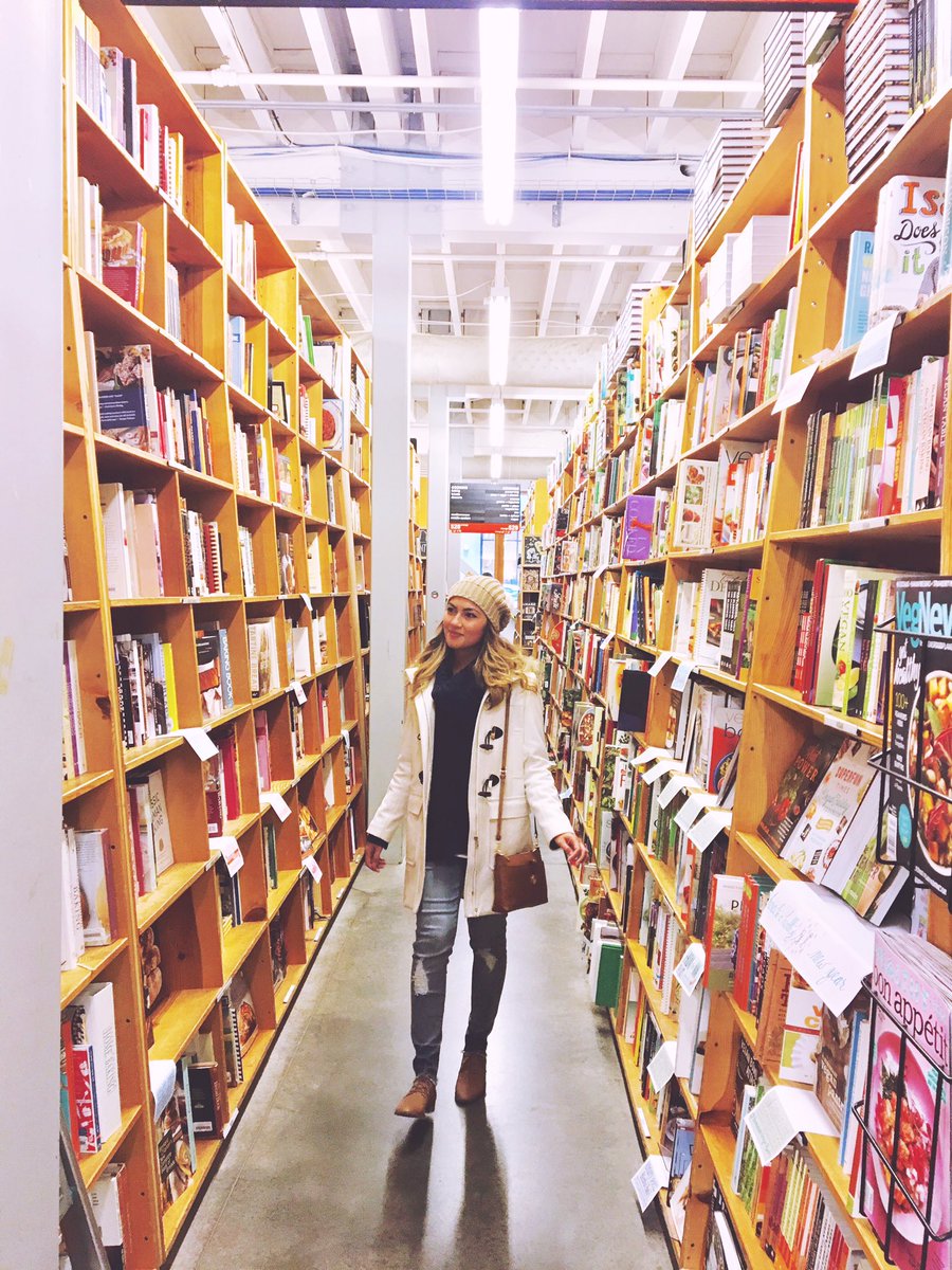 New post on our weekend getaway to Portland, filled with books, doughnuts + craft brews.  colorsandcoordinates.com/?m=1
