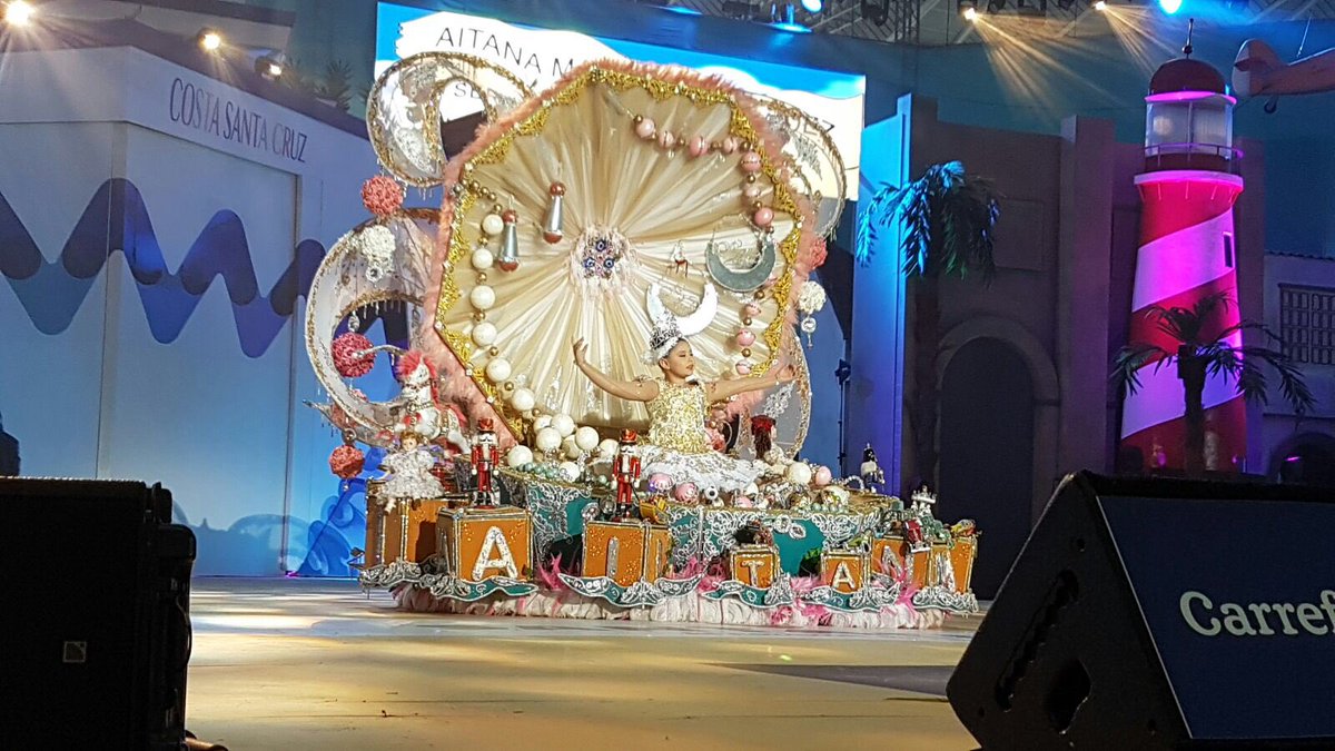 SCenCarnaval's tweet photo. #GalitaCaribeSC Candidata 3, Aitana Martín "Adamantos" Sergio y Octavio Hdez. / #DistribucionesOctavioMartín #FiestaSigloXXI #Acinte https://t.co/ctTIyaHc6t